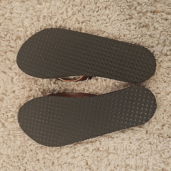 Puerto Rico Leather Flip Flops - Picture 2 of 3